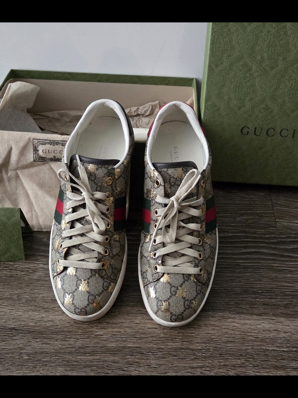 Gucci Women's GG Supreme Bee Sneaker in Beige with Red & Green Web Size 39